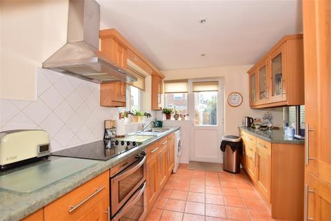 12 Hedingham Road, Hornchurch, RM11 3QA