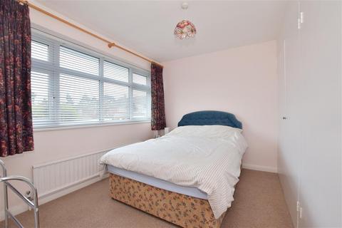 12 Hedingham Road, Hornchurch, RM11 3QA