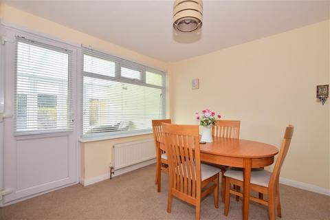 12 Hedingham Road, Hornchurch, RM11 3QA
