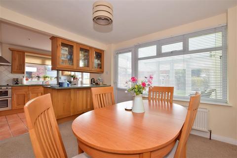 12 Hedingham Road, Hornchurch, RM11 3QA