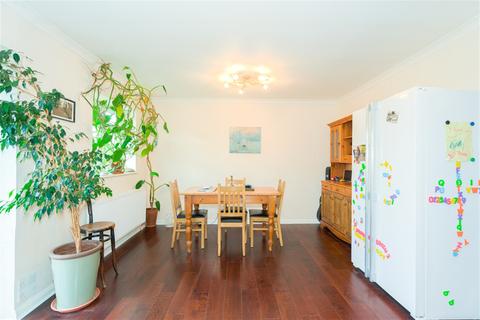 23 Approach Road, West Molesey, KT8 2LL