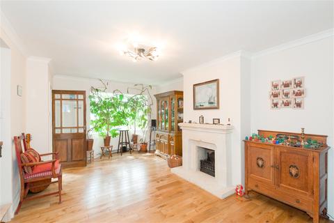 23 Approach Road, West Molesey, KT8 2LL