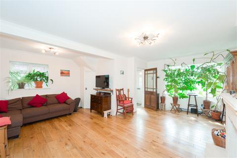 23 Approach Road, West Molesey, KT8 2LL