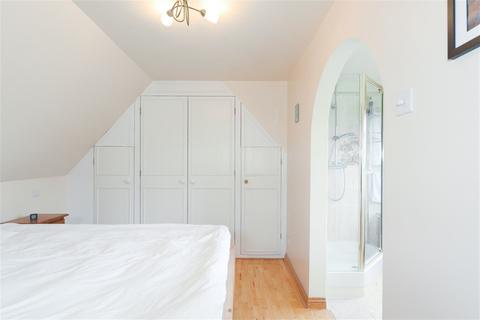 23 Approach Road, West Molesey, KT8 2LL