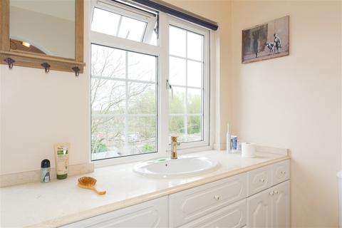 23 Approach Road, West Molesey, KT8 2LL
