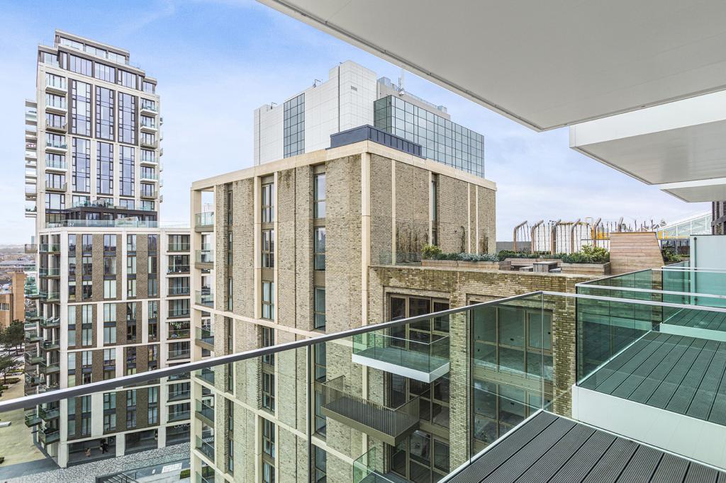 London-dock-vaughan-way-wapping-e1w