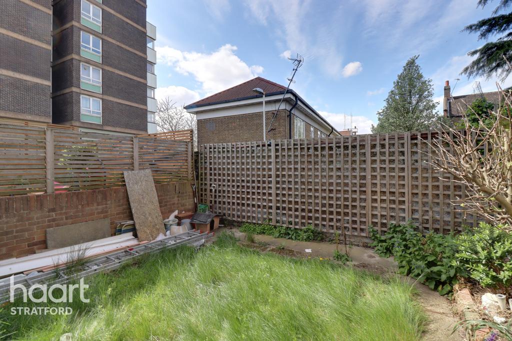 Carnarvon Road, London 3 bed terraced house £450,000