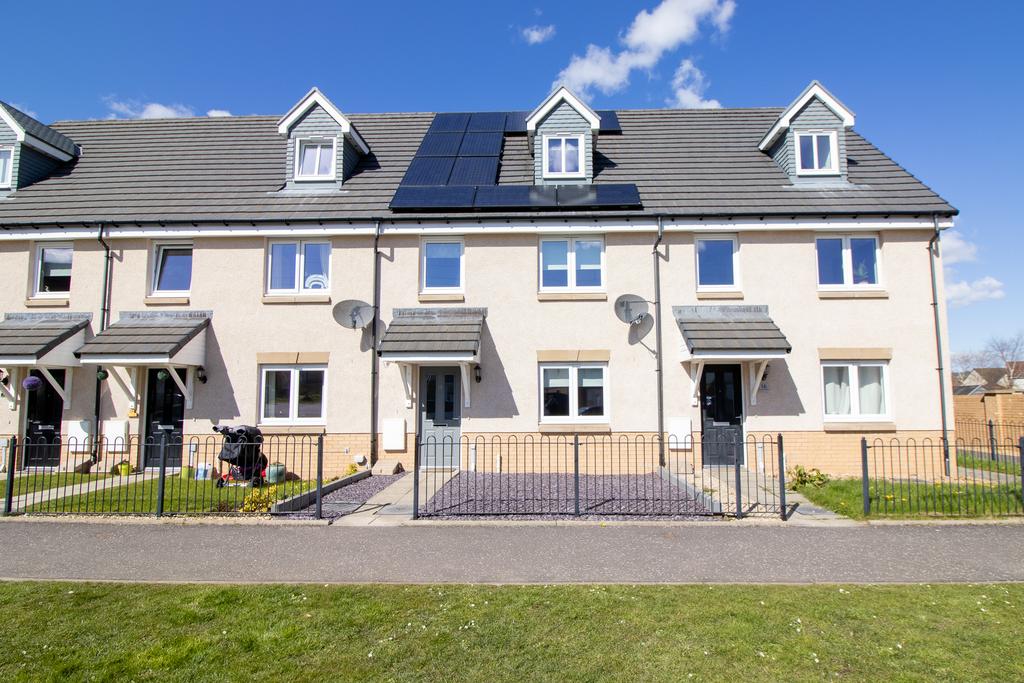 Russell Place, Bathgate EH48 4 bed townhouse £198,000