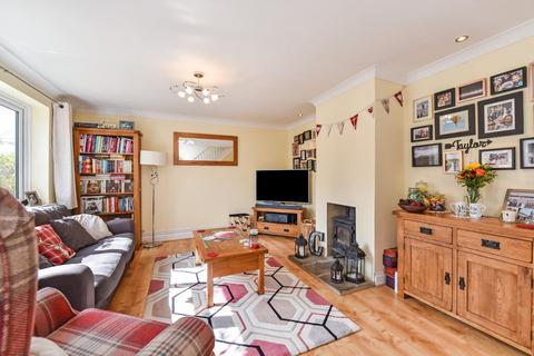 16 Church Fields, Headley, Bordon, GU35 8PE