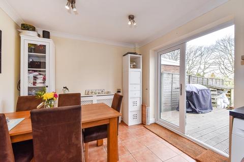 16 Church Fields, Headley, Bordon, GU35 8PE