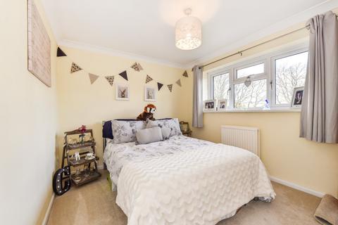 16 Church Fields, Headley, Bordon, GU35 8PE