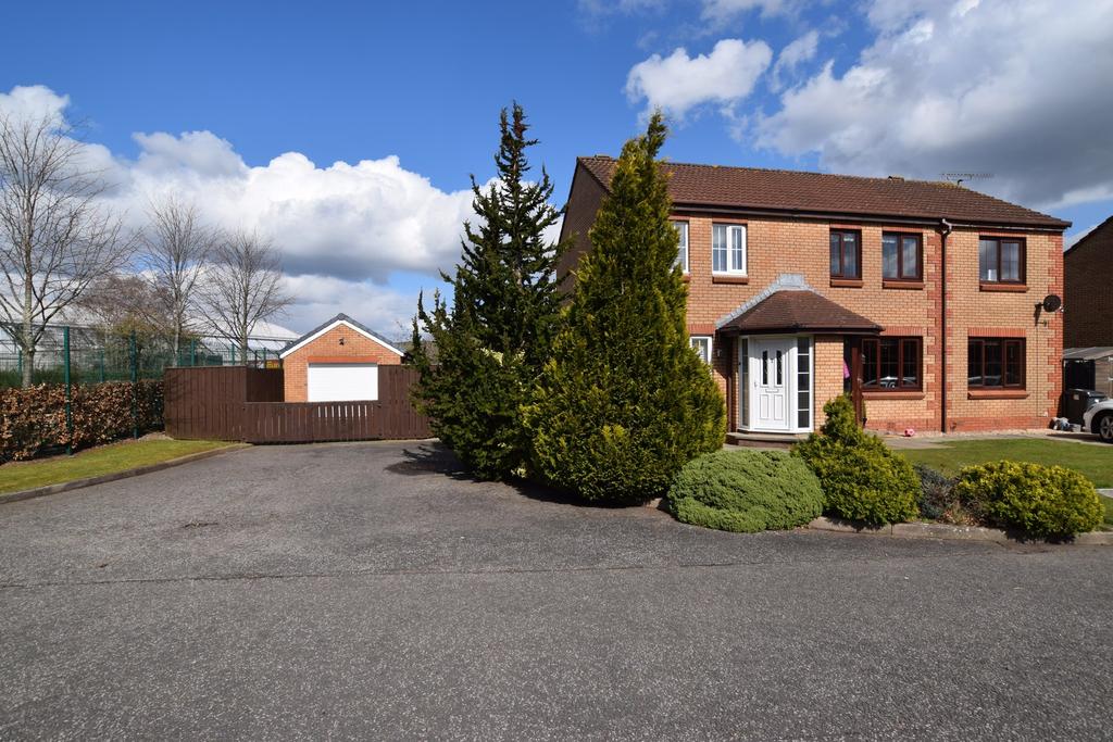 1 Wellington Avenue, Heathhall, Dumfries, DG1 3SD 2 bed semidetached