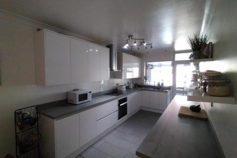 undefined, Queens Road, Beeston, NG9 2DB