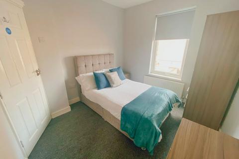 1 bedroom in a house share to rent, Room 5, 137 Brereton Avenue