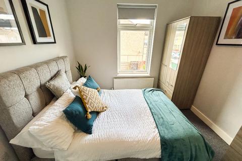 undefined, Room 5, 137 Brereton Avenue