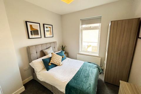 undefined, Room 5, 137 Brereton Avenue