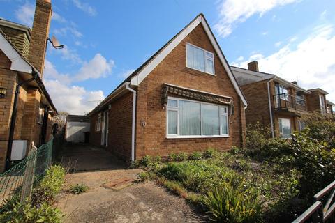 10 Donne Drive, Jaywick, Clacton-on-sea, CO15 2ND