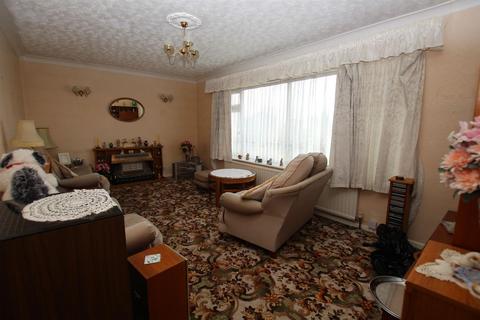 10 Donne Drive, Jaywick, Clacton-on-sea, CO15 2ND