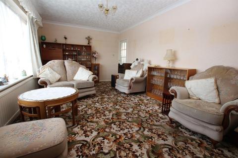 10 Donne Drive, Jaywick, Clacton-on-sea, CO15 2ND