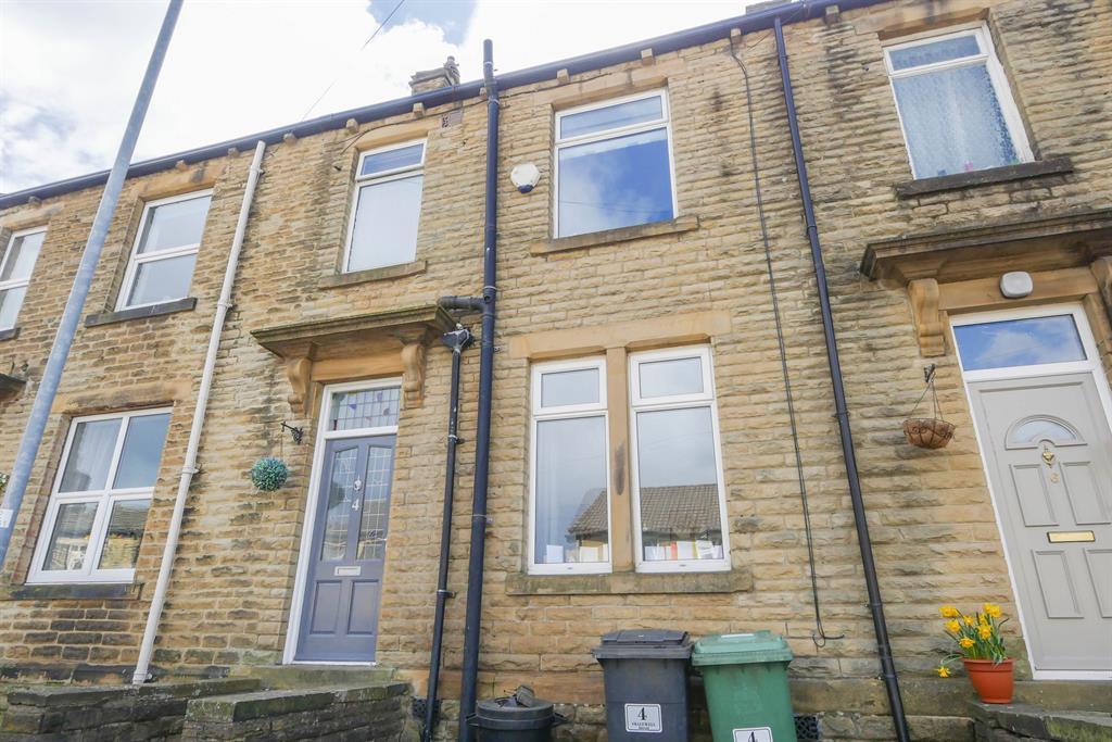 Smalewell Road, Pudsey, LS28 2 bed terraced house £210,000