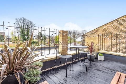 Flat 3, 39 Mill Hill Road, London, W3 8JE