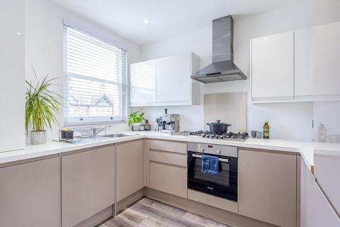 Flat 3, 39 Mill Hill Road, London, W3 8JE
