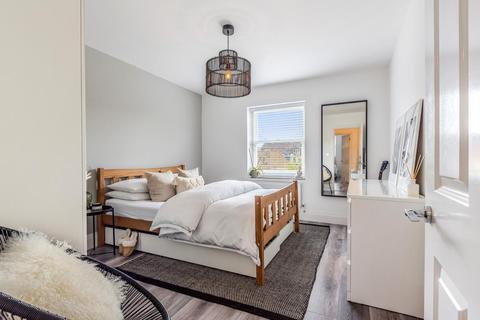 Flat 3, 39 Mill Hill Road, London, W3 8JE