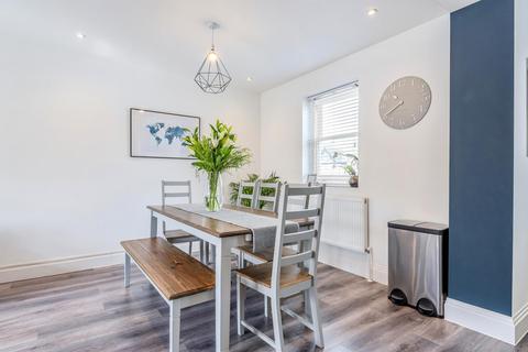 Flat 3, 39 Mill Hill Road, London, W3 8JE