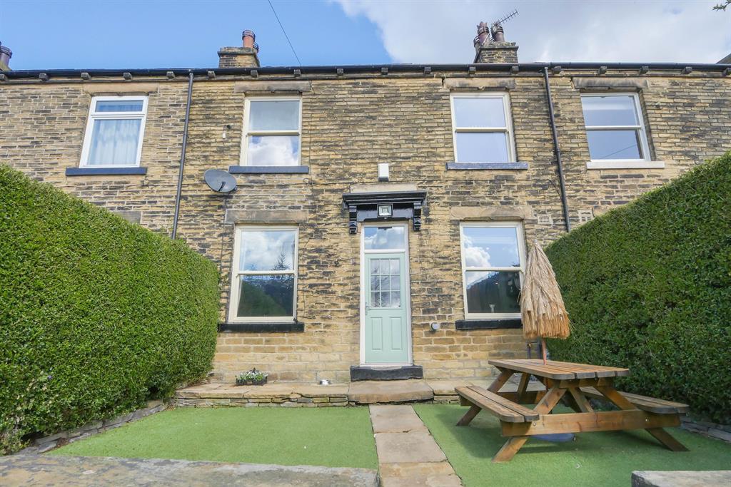 South Parade, Pudsey, LS28 2 bed terraced house £225,000