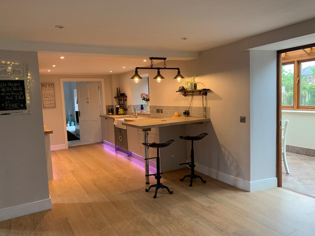 Bay Lane, Gillingham, Dorset, SP8 3 bed detached house £550,000