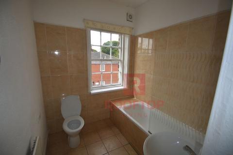 2 bedroom house to rent, Sagar Place, Leeds LS6