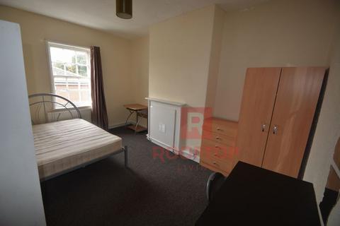 2 bedroom house to rent, Sagar Place, Leeds LS6
