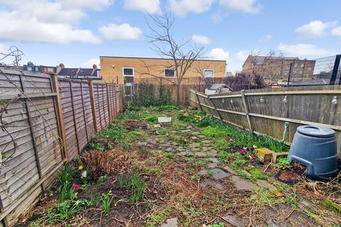 42 Ashvale Road, London, SW17 8PW