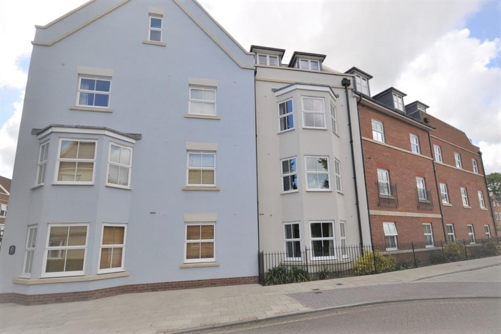 St. Agnes Place Chichester PO19 2 bed block of apartments £1,150 pcm