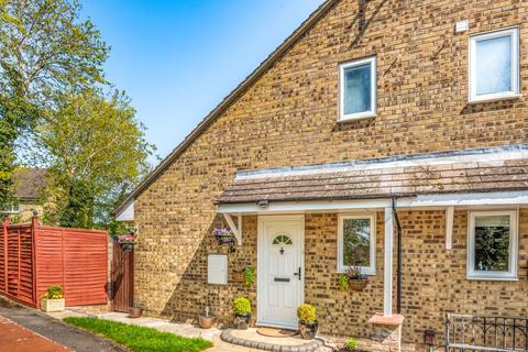 162 Blakes Avenue, Witney, OX28 3UD