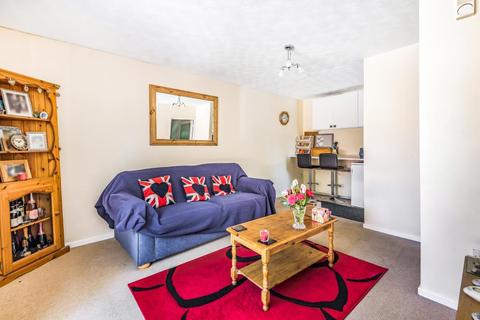 162 Blakes Avenue, Witney, OX28 3UD