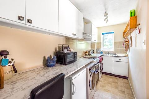 162 Blakes Avenue, Witney, OX28 3UD