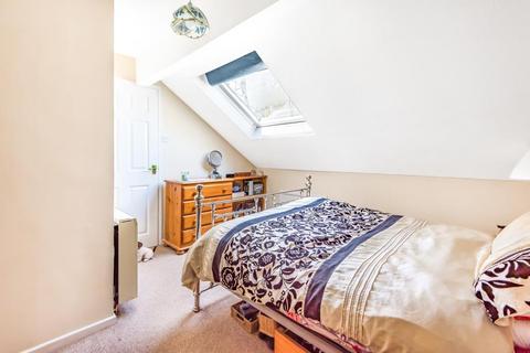 162 Blakes Avenue, Witney, OX28 3UD