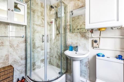 162 Blakes Avenue, Witney, OX28 3UD