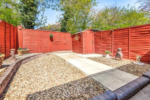 162 Blakes Avenue, Witney, OX28 3UD