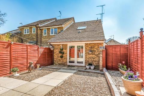 162 Blakes Avenue, Witney, OX28 3UD