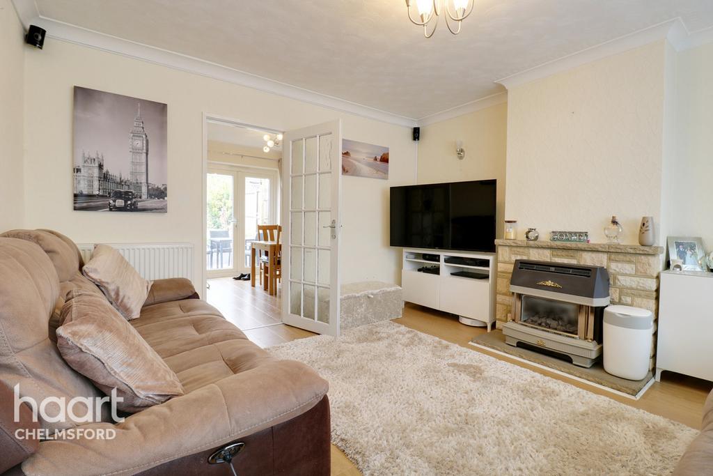 Avon Road, Chelmsford 4 bed semidetached house £400,000