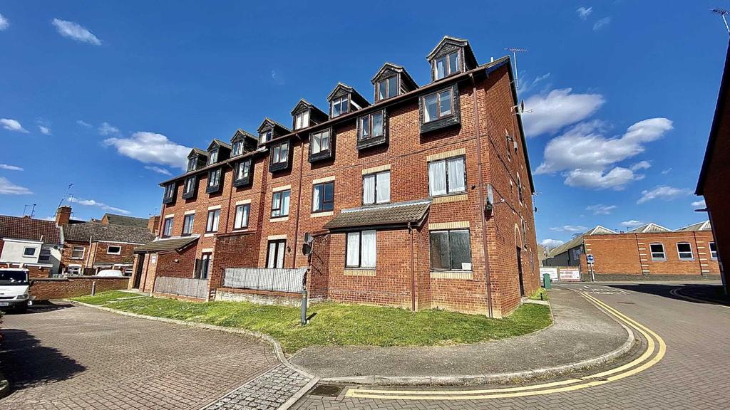 Hadleigh House, Rushden 1 bed flat £95,000