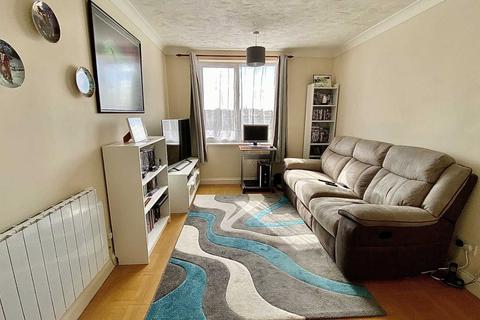 Flat 7, Hadleigh House Rectory Road, Rushden, NN10 0AT