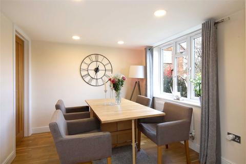 22 Candlemas Mead, Beaconsfield, HP9 1AP