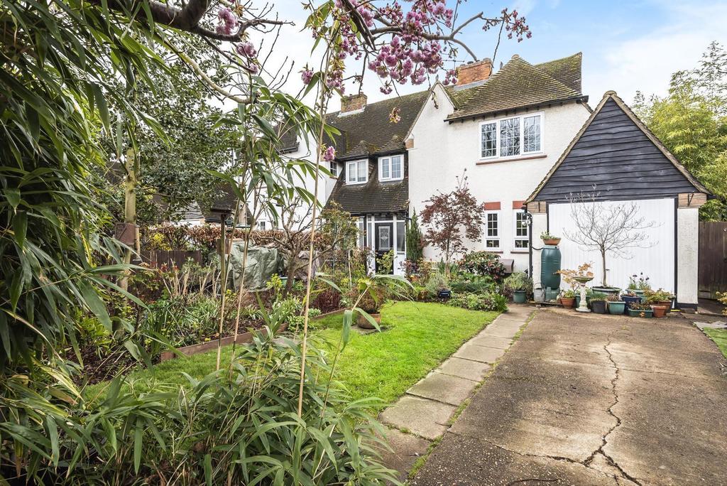 Normanhurst Road, Walton, KT12 4 bed semidetached house £700,000