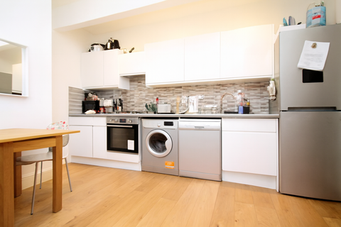 3 bedroom flat to rent, St Johns Grove, Archway, N19