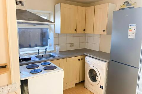 Studio to rent, Annex Studio Flat To Let - HP12