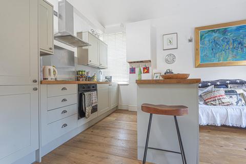 Flat B, 53 Chatham Road, Kingston Upon Thames, KT1 3AB