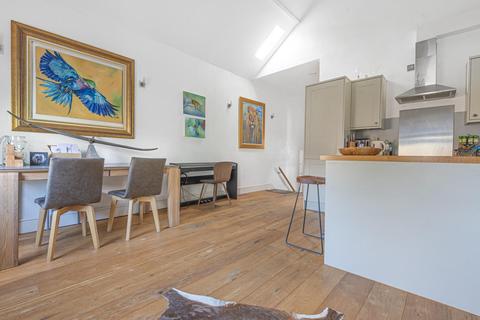 Flat B, 53 Chatham Road, Kingston Upon Thames, KT1 3AB